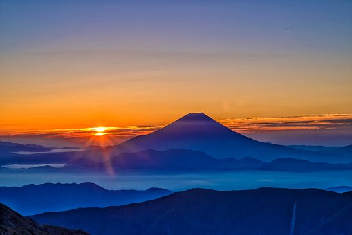 都市伝説 富士山の由来はかぐや姫から来ている 実は裏話が存在した昔話 Msy Travel